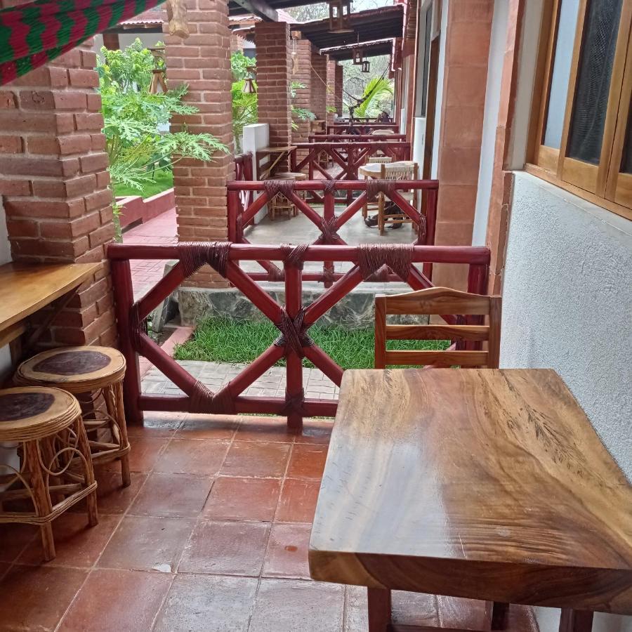 Bungalows Y Cabanas, Las Barracas De La Barra Malucano Exterior foto