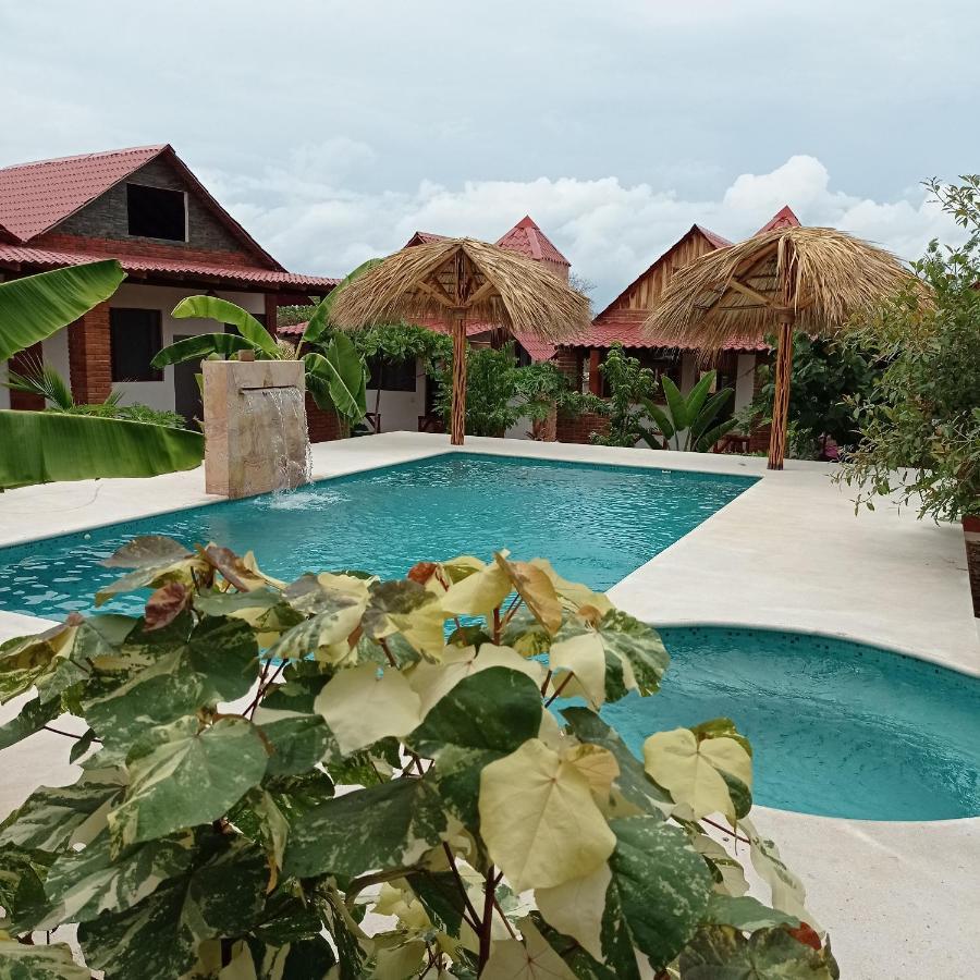 Bungalows Y Cabanas, Las Barracas De La Barra Malucano Exterior foto