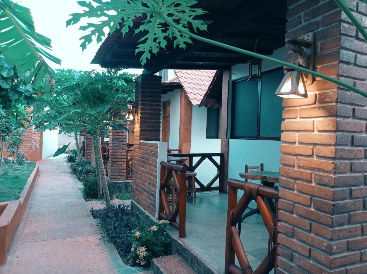 Bungalows Y Cabanas, Las Barracas De La Barra Malucano Exterior foto
