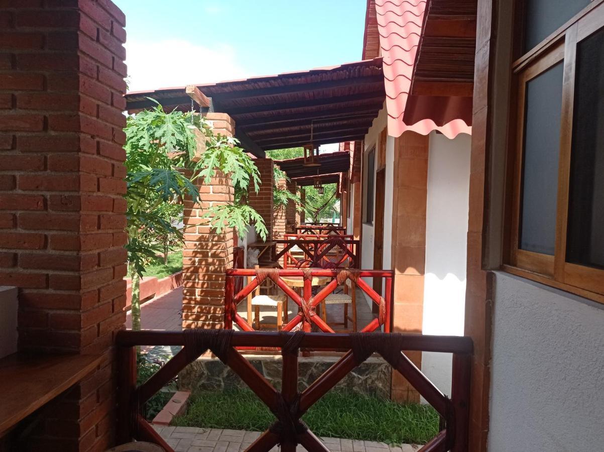 Bungalows Y Cabanas, Las Barracas De La Barra Malucano Exterior foto
