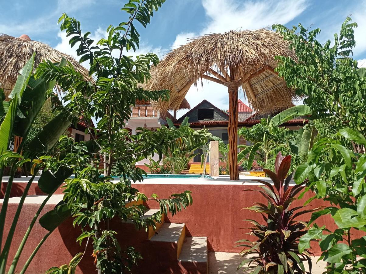 Bungalows Y Cabanas, Las Barracas De La Barra Malucano Exterior foto