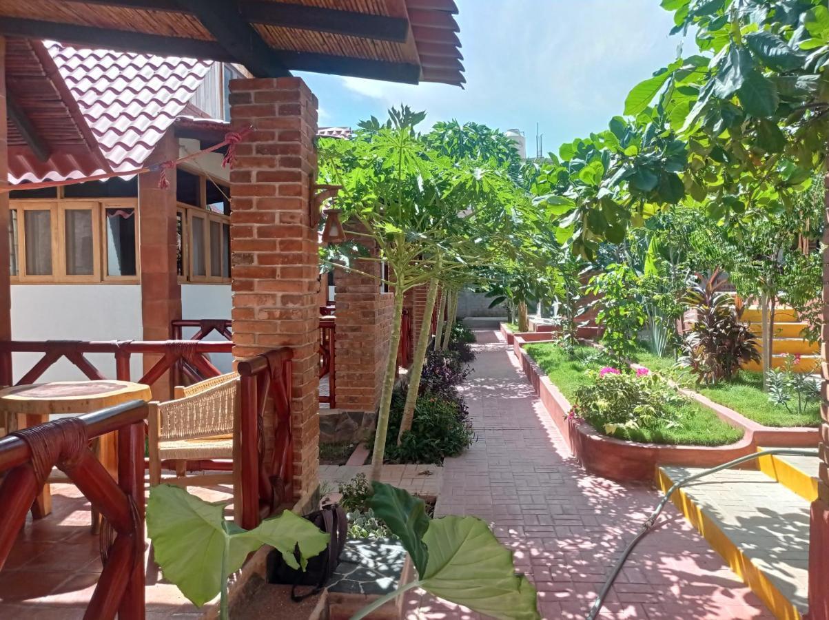 Bungalows Y Cabanas, Las Barracas De La Barra Malucano Exterior foto