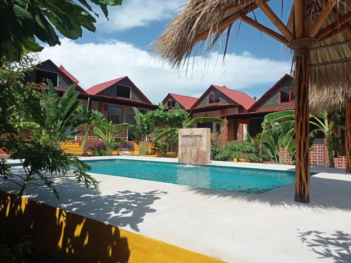 Bungalows Y Cabanas, Las Barracas De La Barra Malucano Exterior foto
