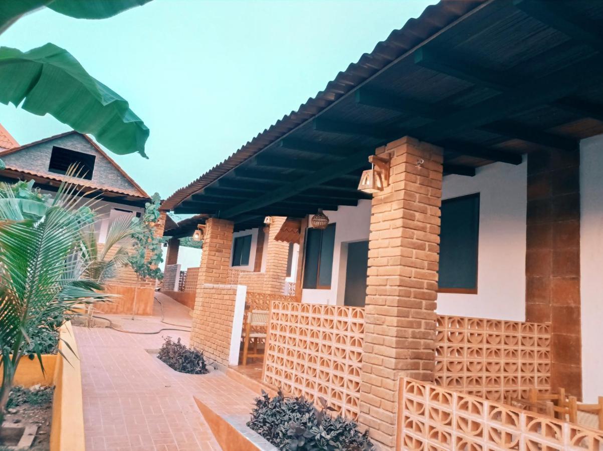 Bungalows Y Cabanas, Las Barracas De La Barra Malucano Exterior foto
